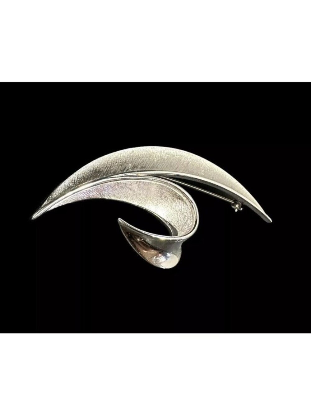 Vintage Crown Trifari Abstract Leaf Brooch Silver Tone Modernist Signed